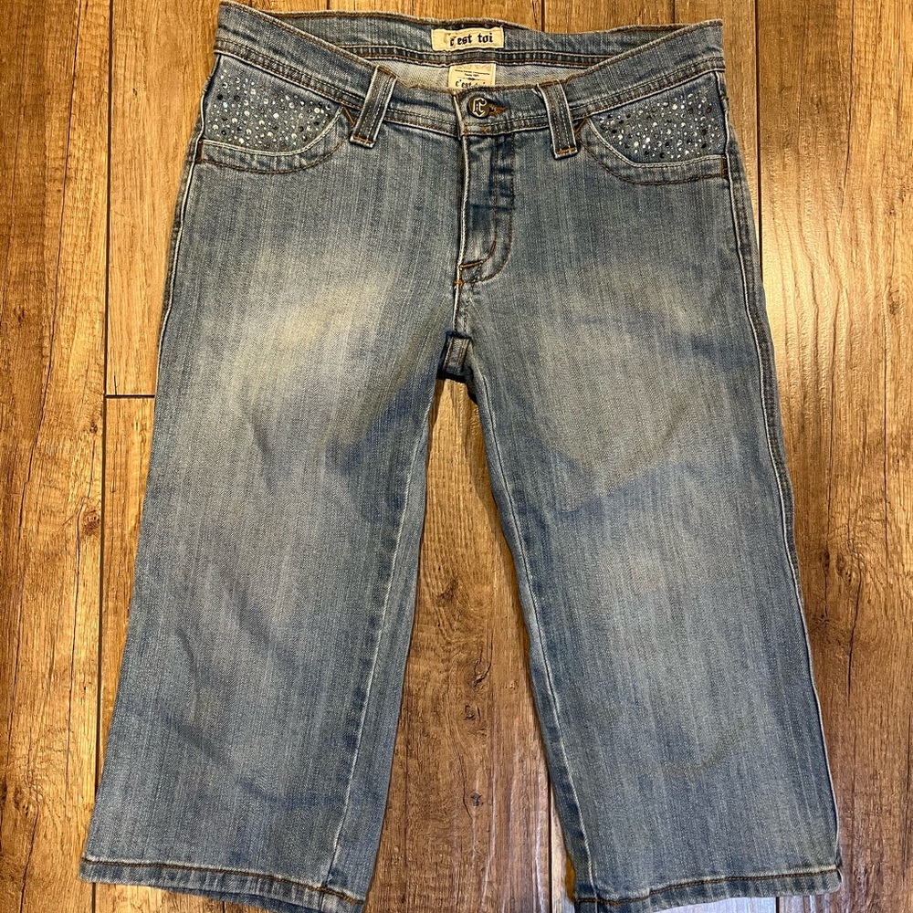 Y2K Light Wash Low Rise Cropped Jeans with Rhinestone Detailings